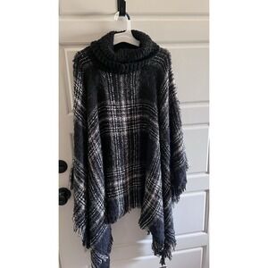 Modena New York NWT Open Fringe Poncho Shawl Wrap OS Heather Gray